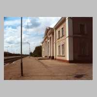 111-1028 Stationsgebaeude Bahnhof Wehlau im Juni 2000.jpg